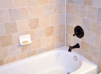 Герметизация швов в ванной недорого