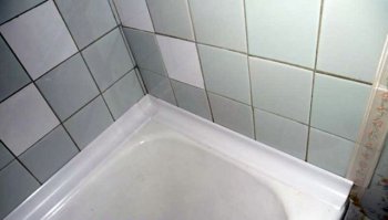 Герметизация швов в ванной заказать в Спб