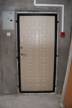 установка металлических дверей в питере